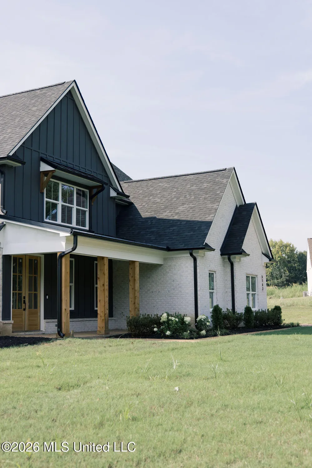 5163 Old Barn Cove Coldwater, MS 38618