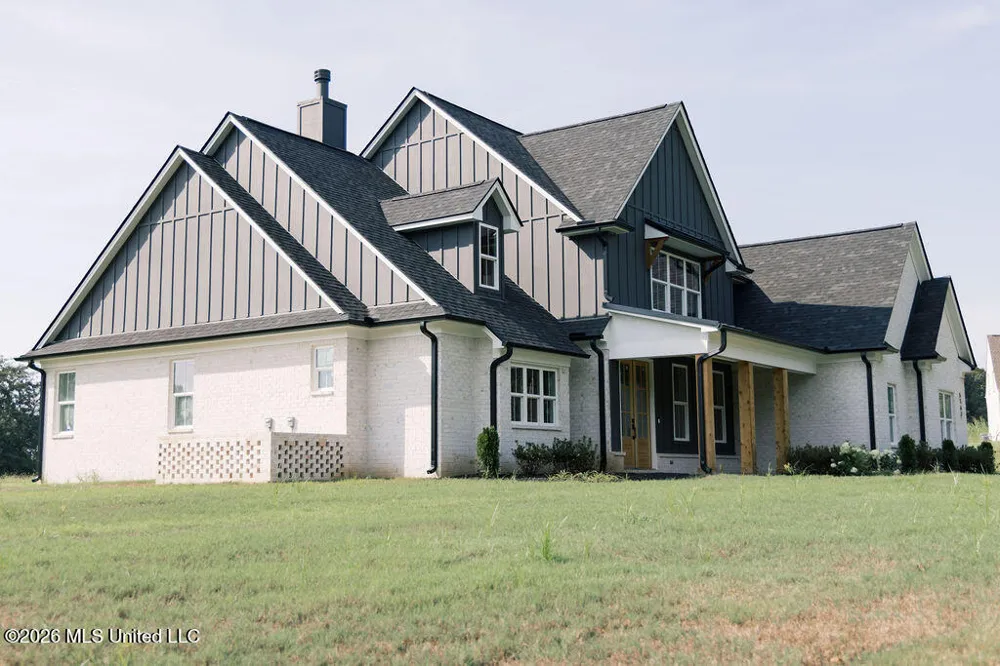 5163 Old Barn Cove Coldwater, MS 38618