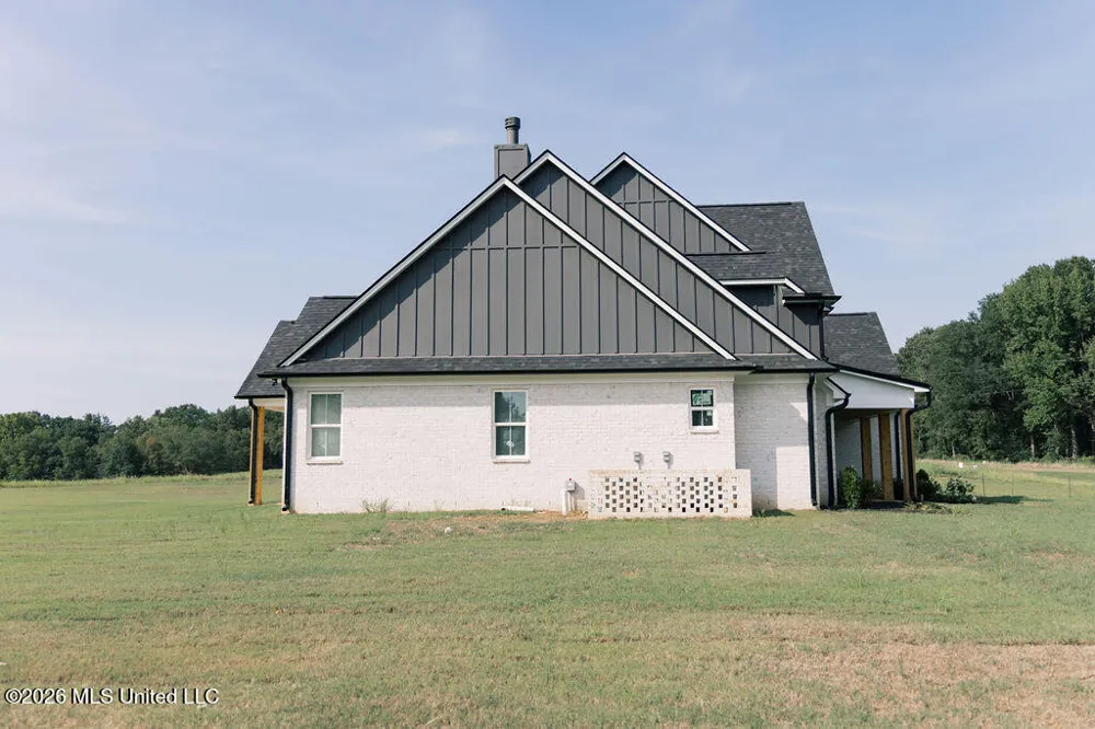 5163 Old Barn Cove Coldwater, MS 38618