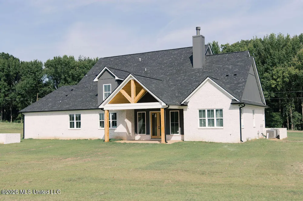 5163 Old Barn Cove Coldwater, MS 38618