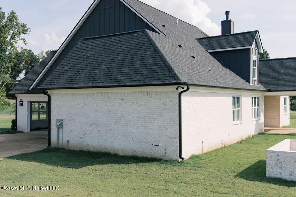 5163 Old Barn Cove Coldwater, MS 38618