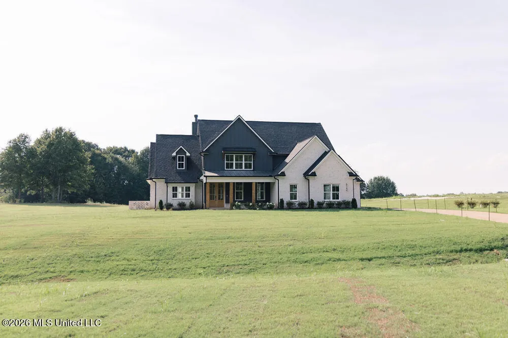 5163 Old Barn Cove Coldwater, MS 38618