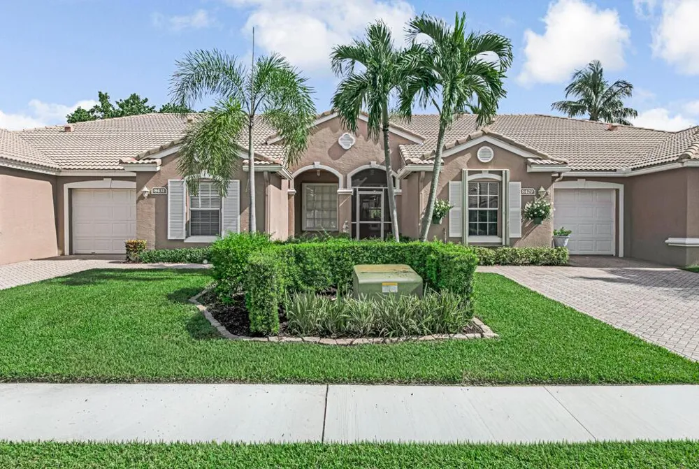8429 LONG BAY West Palm Beach, FL 33411