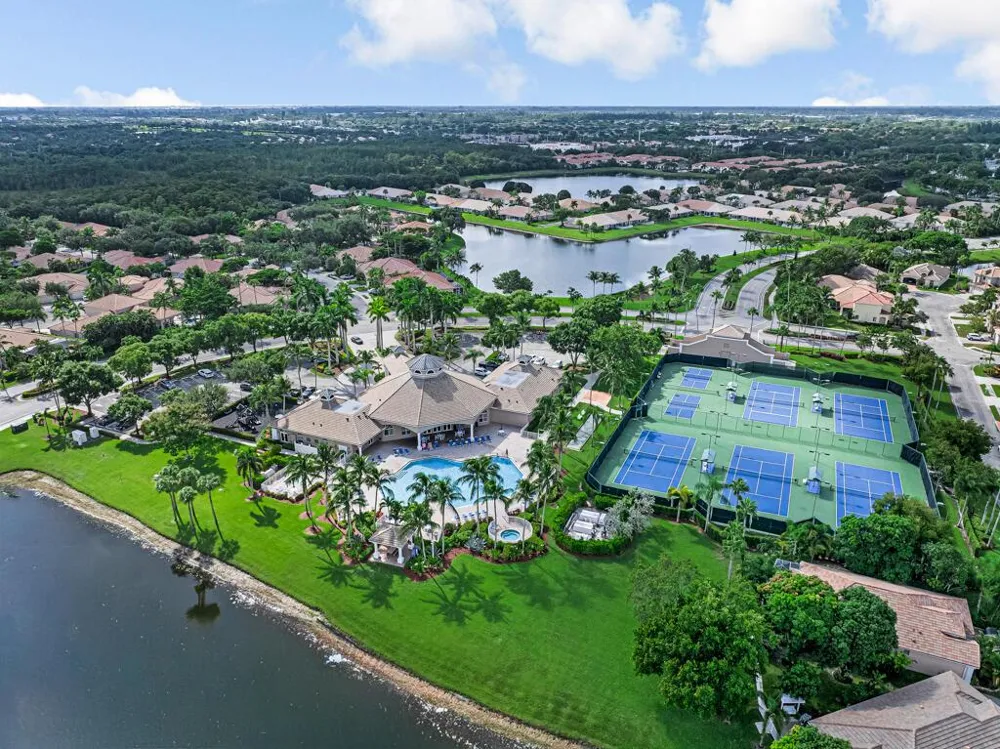 8429 LONG BAY West Palm Beach, FL 33411