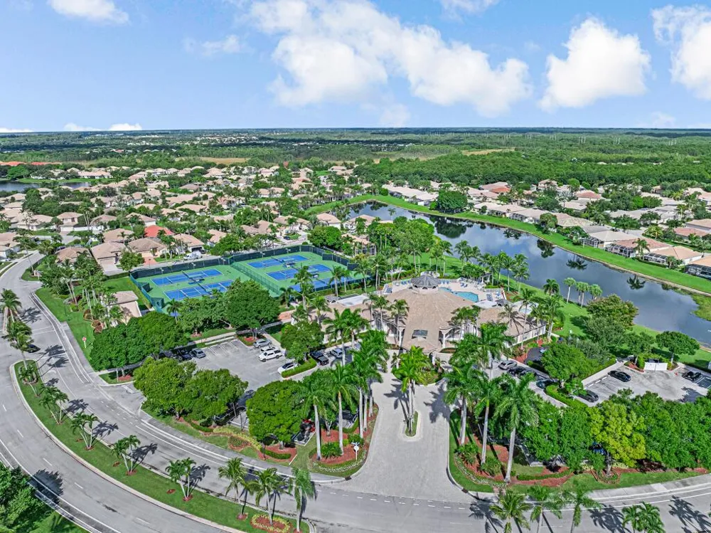 8429 LONG BAY West Palm Beach, FL 33411