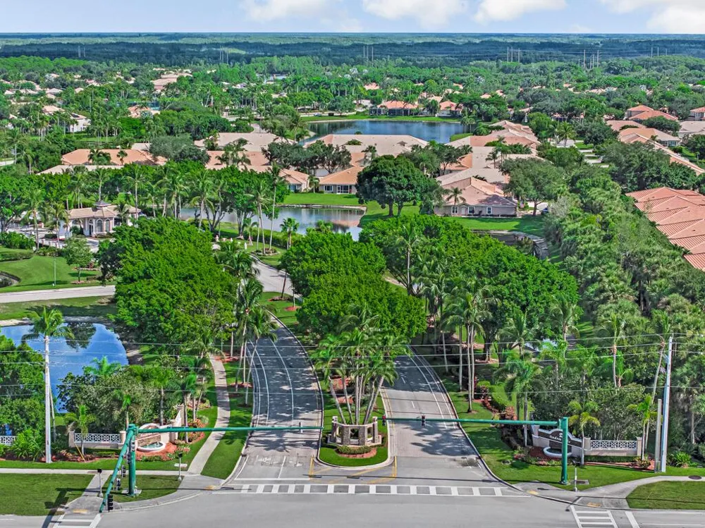 8429 LONG BAY West Palm Beach, FL 33411