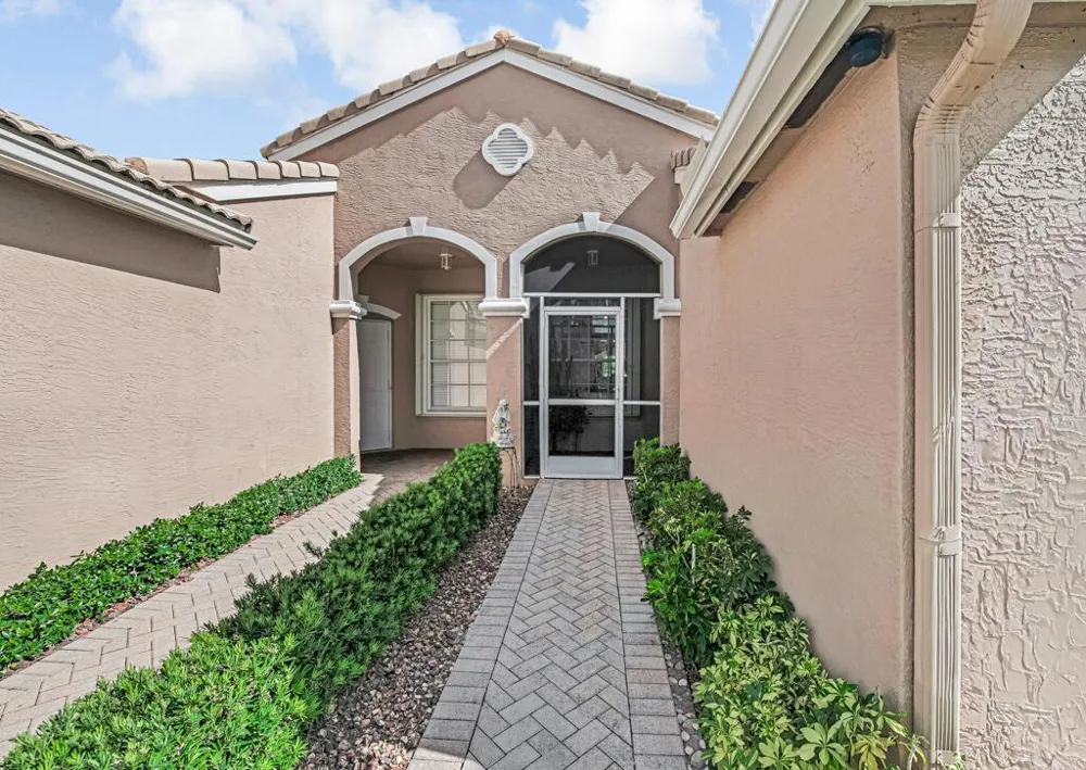 8429 LONG BAY West Palm Beach, FL 33411
