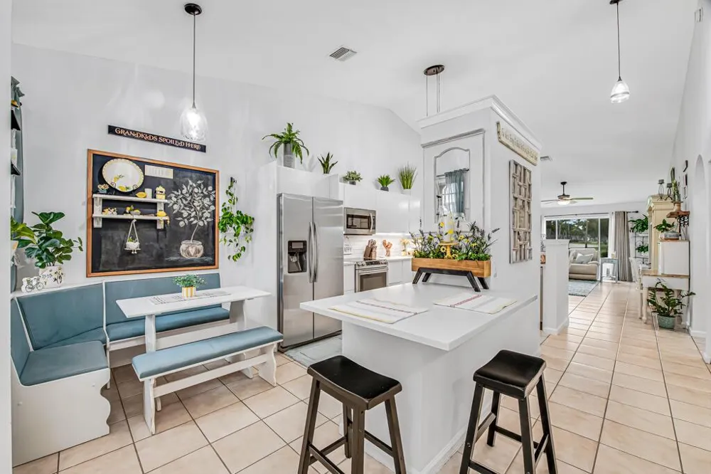 8429 LONG BAY West Palm Beach, FL 33411