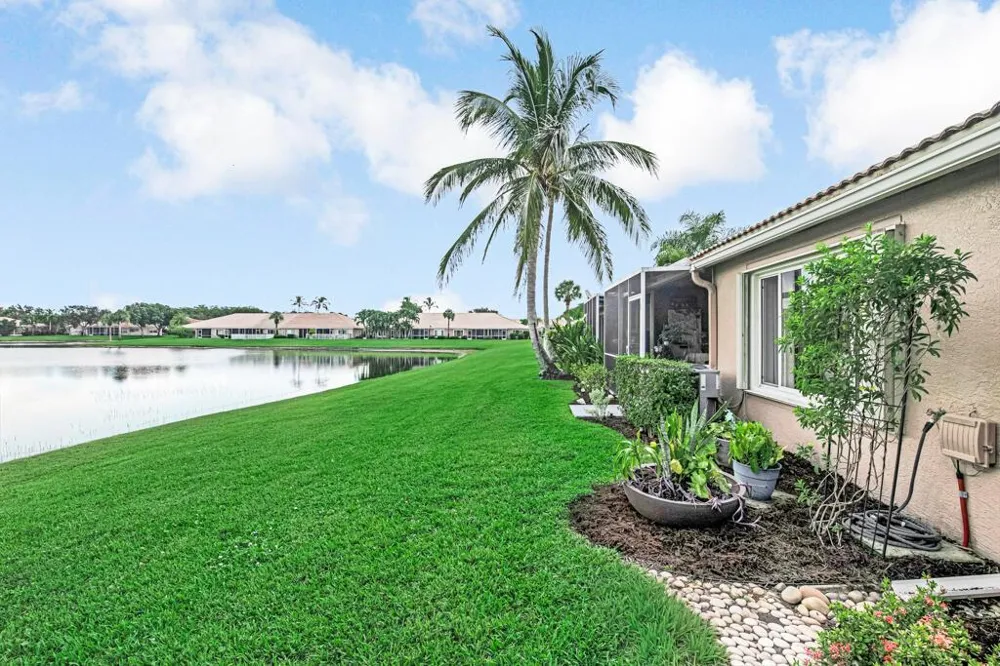 8429 LONG BAY West Palm Beach, FL 33411