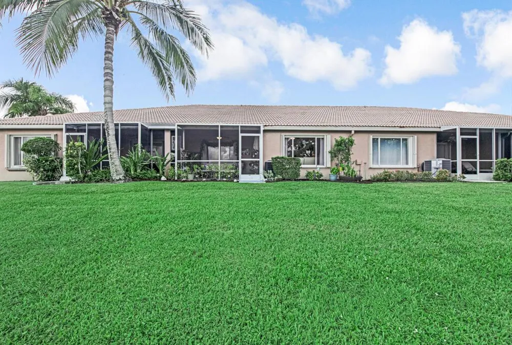 8429 LONG BAY West Palm Beach, FL 33411