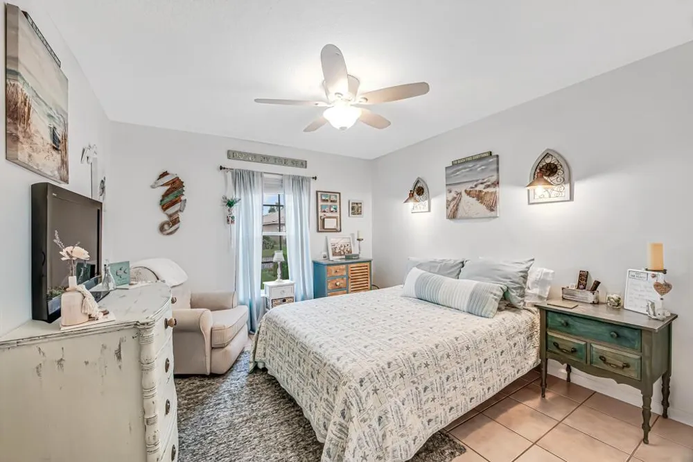 8429 LONG BAY West Palm Beach, FL 33411