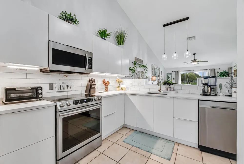 8429 LONG BAY West Palm Beach, FL 33411