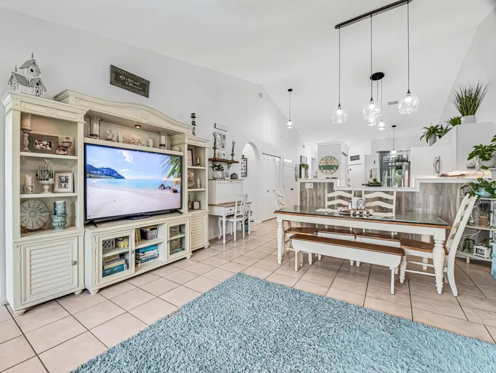8429 LONG BAY West Palm Beach, FL 33411
