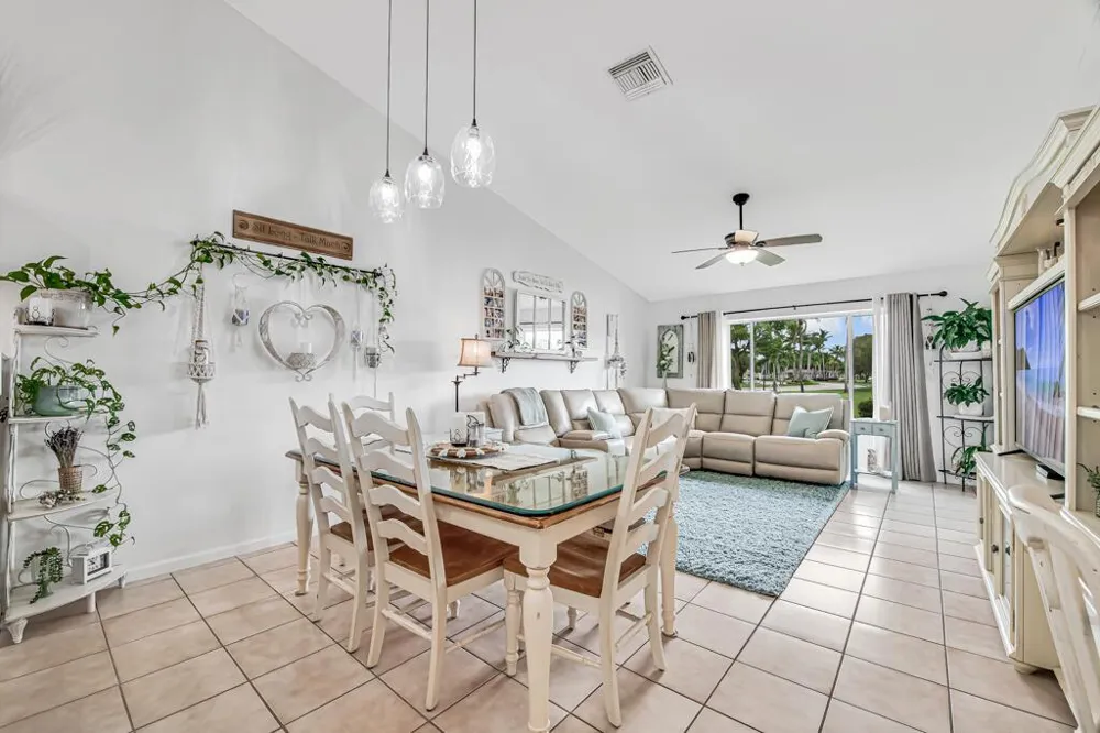 8429 LONG BAY West Palm Beach, FL 33411