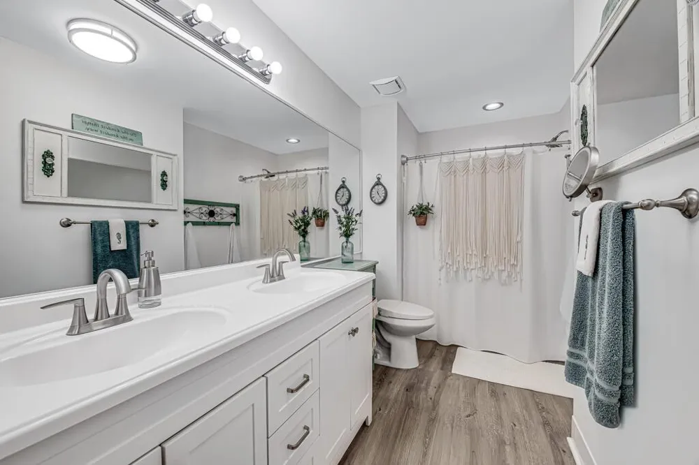 8429 LONG BAY West Palm Beach, FL 33411