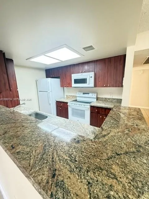 8335 Coral Lake Mnr #8335 Coral Springs, FL 33065