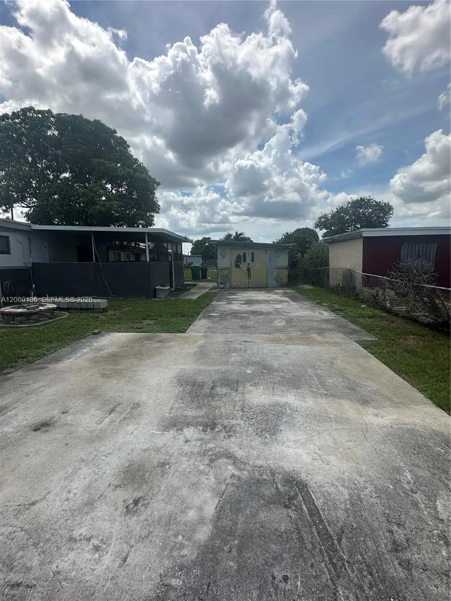 2901 NW 209th Ter Miami Gardens, FL 33056