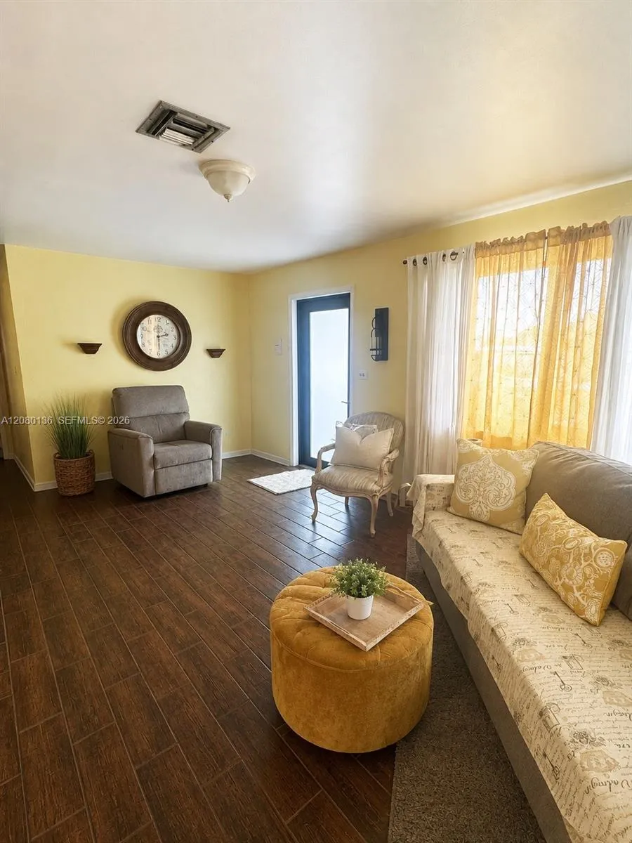2901 NW 209th Ter Miami Gardens, FL 33056