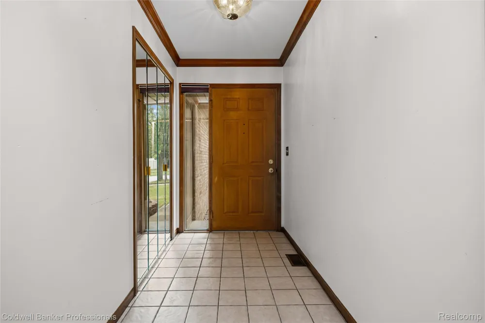 46536 Fox Run Drive Macomb Township, MI 48044