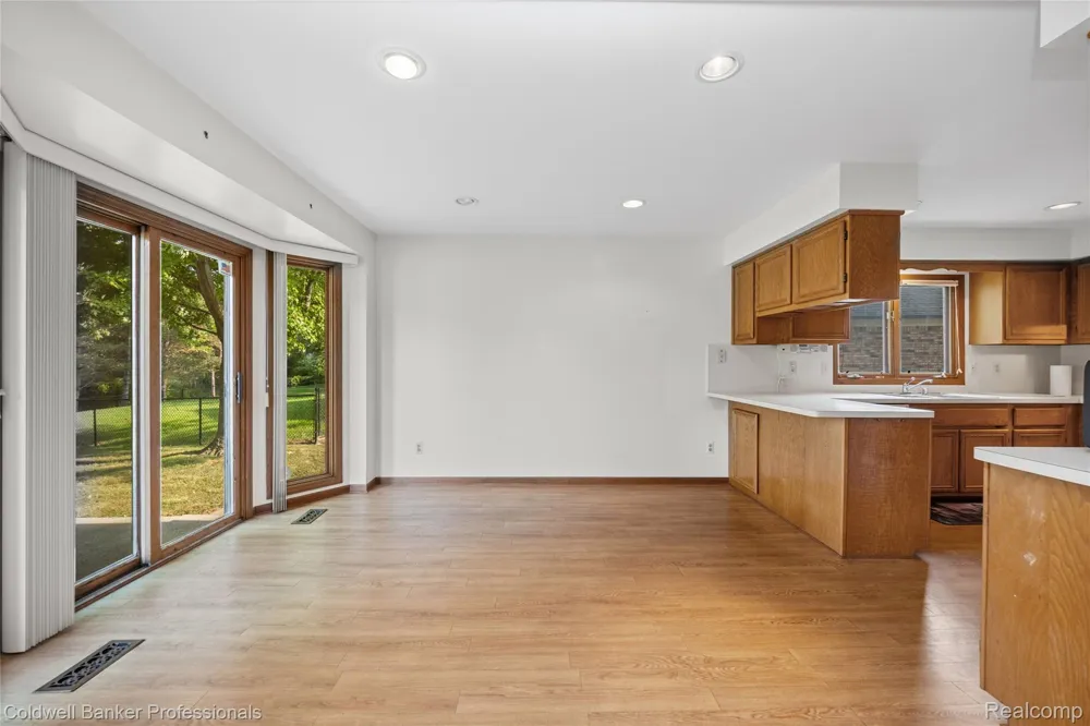 46536 Fox Run Drive Macomb Township, MI 48044
