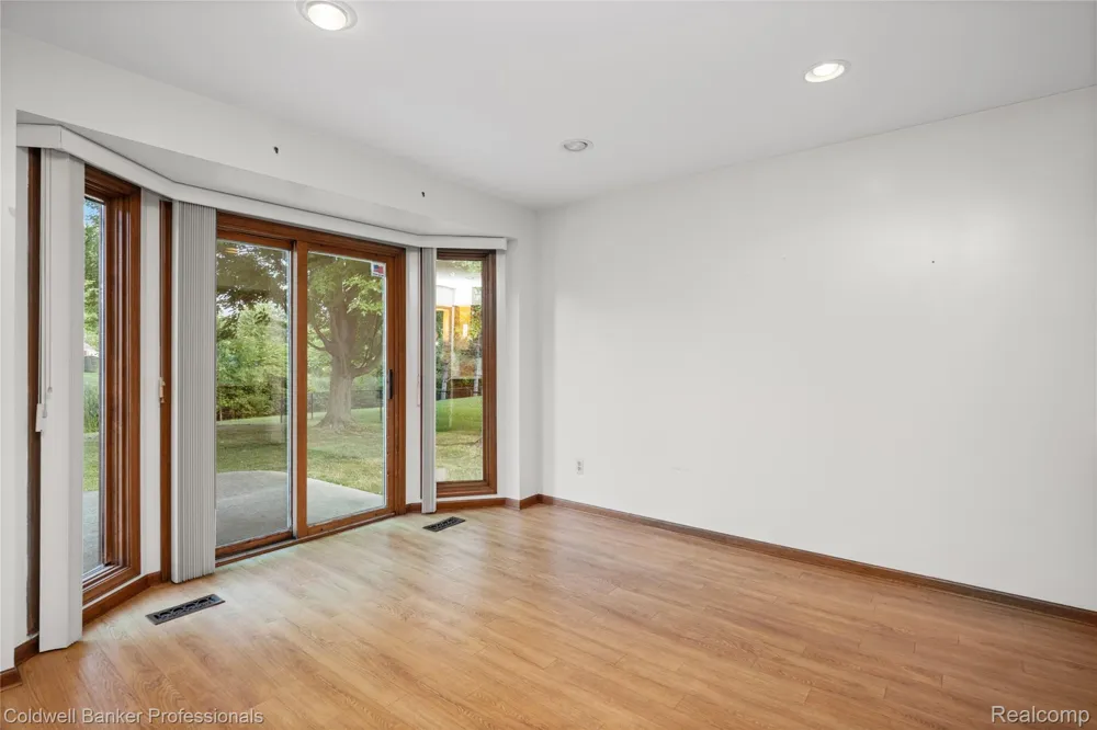 46536 Fox Run Drive Macomb Township, MI 48044