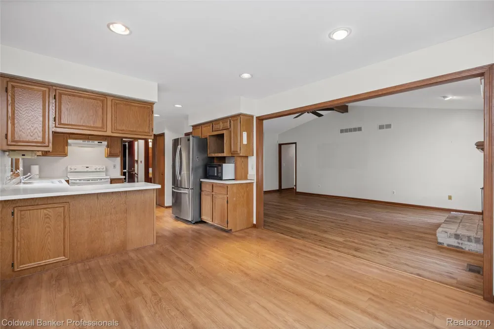 46536 Fox Run Drive Macomb Township, MI 48044