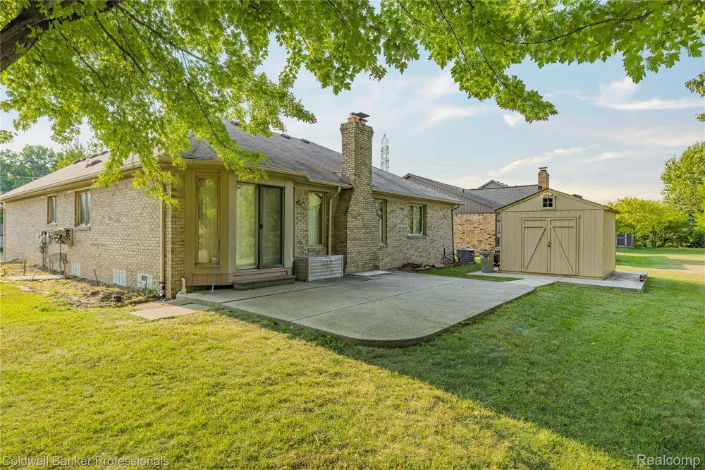 46536 Fox Run Drive Macomb Township, MI 48044