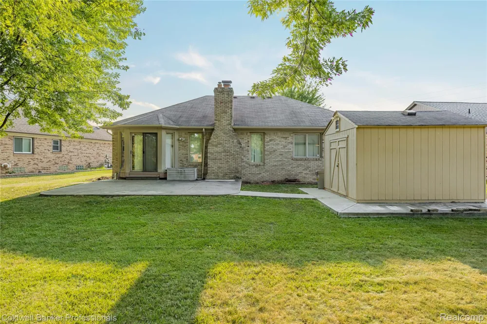46536 Fox Run Drive Macomb Township, MI 48044