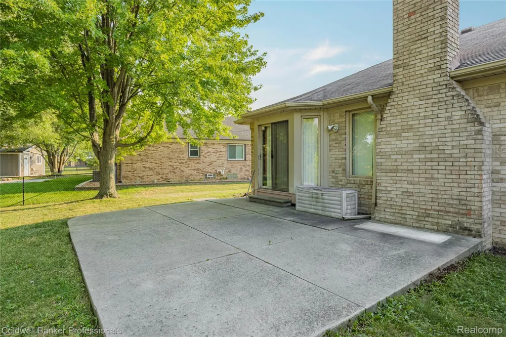 46536 Fox Run Drive Macomb Township, MI 48044
