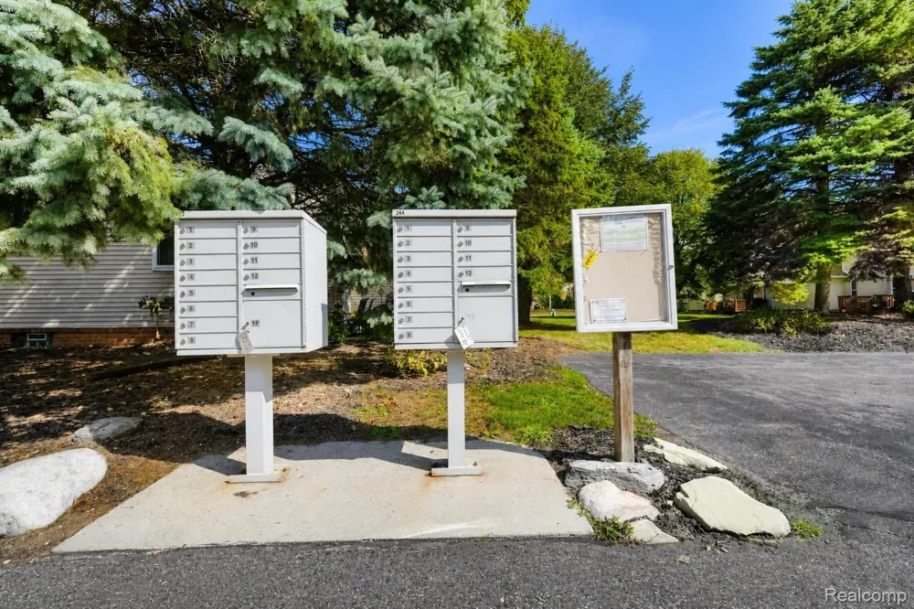 6355 Sheppard Drive #92 Westland City, MI 48185