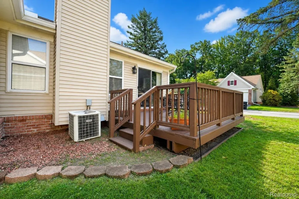 6355 Sheppard Drive #92 Westland City, MI 48185