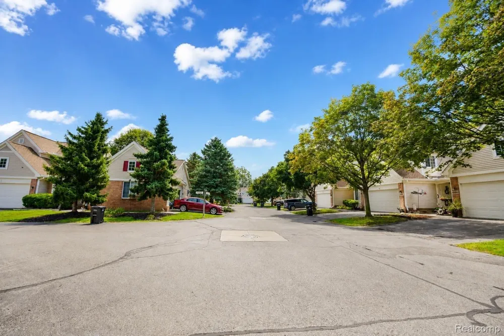 6355 Sheppard Drive #92 Westland City, MI 48185
