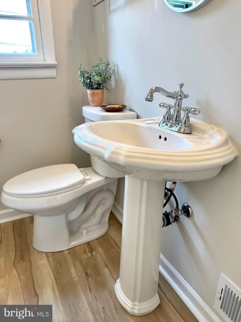 1212 ELFIN AVENUE Capitol Heights, MD 20743