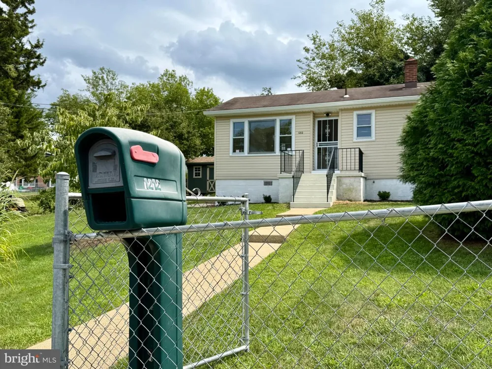 1212 ELFIN AVENUE Capitol Heights, MD 20743