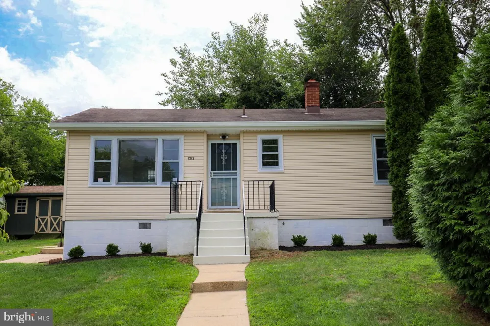 1212 ELFIN AVENUE Capitol Heights, MD 20743