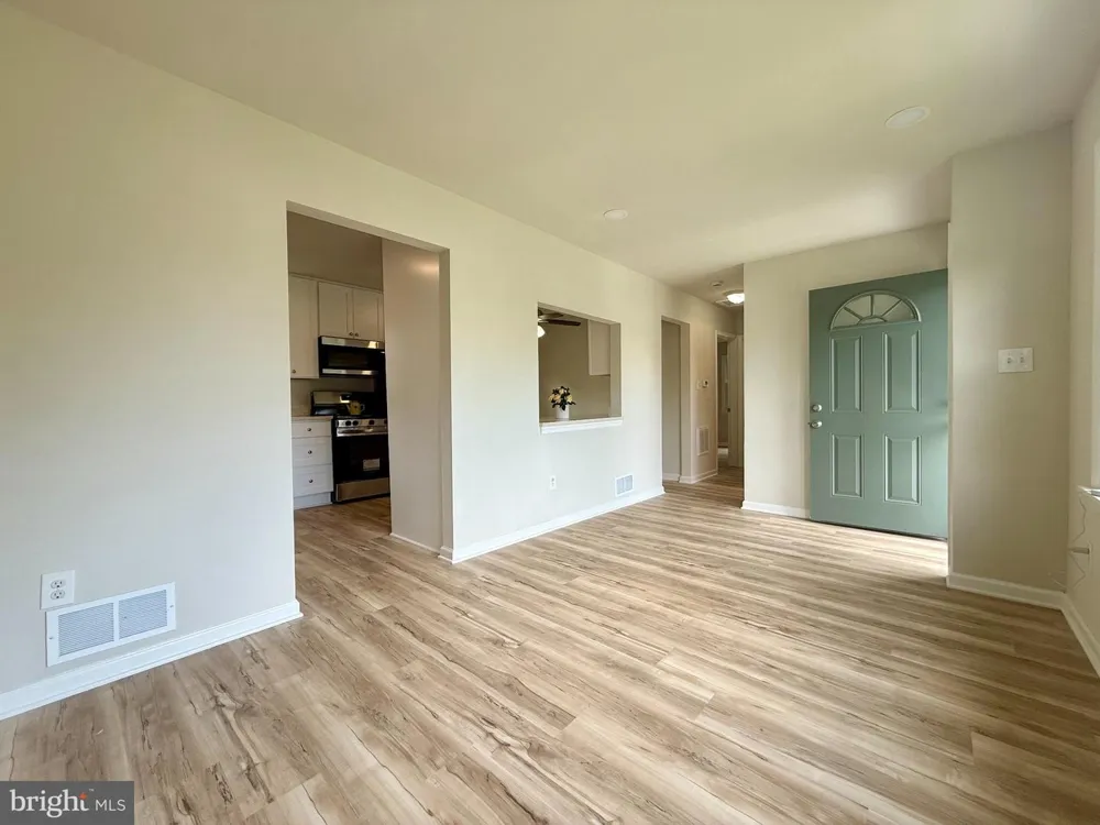 1212 ELFIN AVENUE Capitol Heights, MD 20743