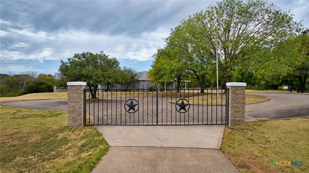 2524 S Robinson Drive Robinson, TX 76706