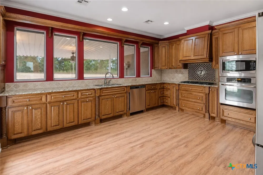 2524 S Robinson Drive Robinson, TX 76706