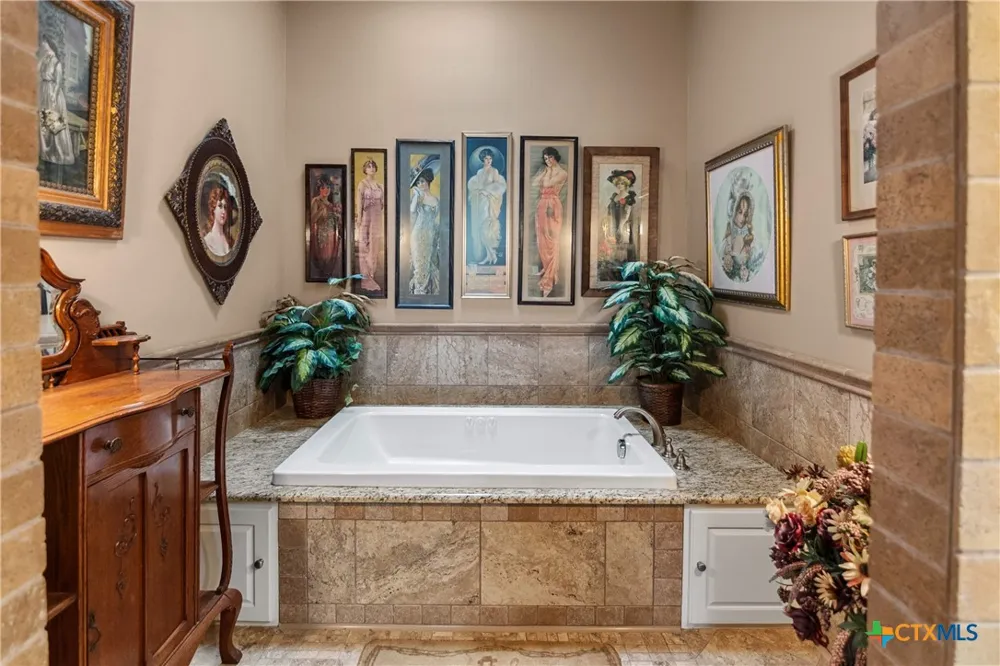 2524 S Robinson Drive Robinson, TX 76706