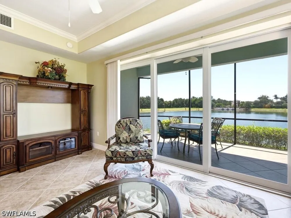 Hawthorne Drive #102 Naples, FL 34113