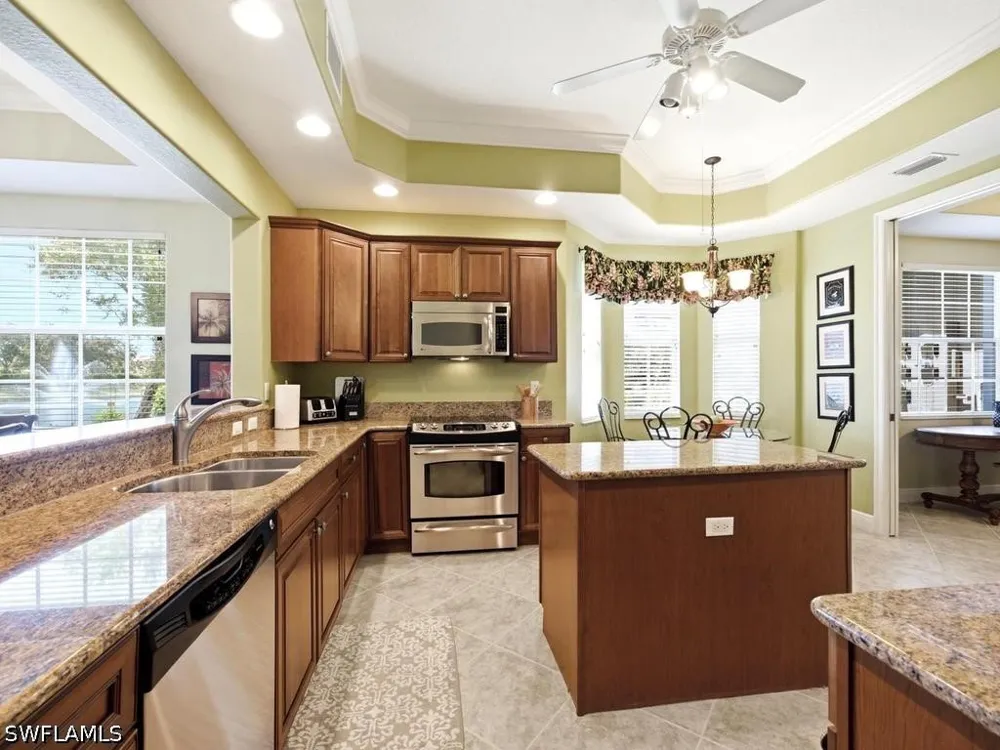Hawthorne Drive #102 Naples, FL 34113
