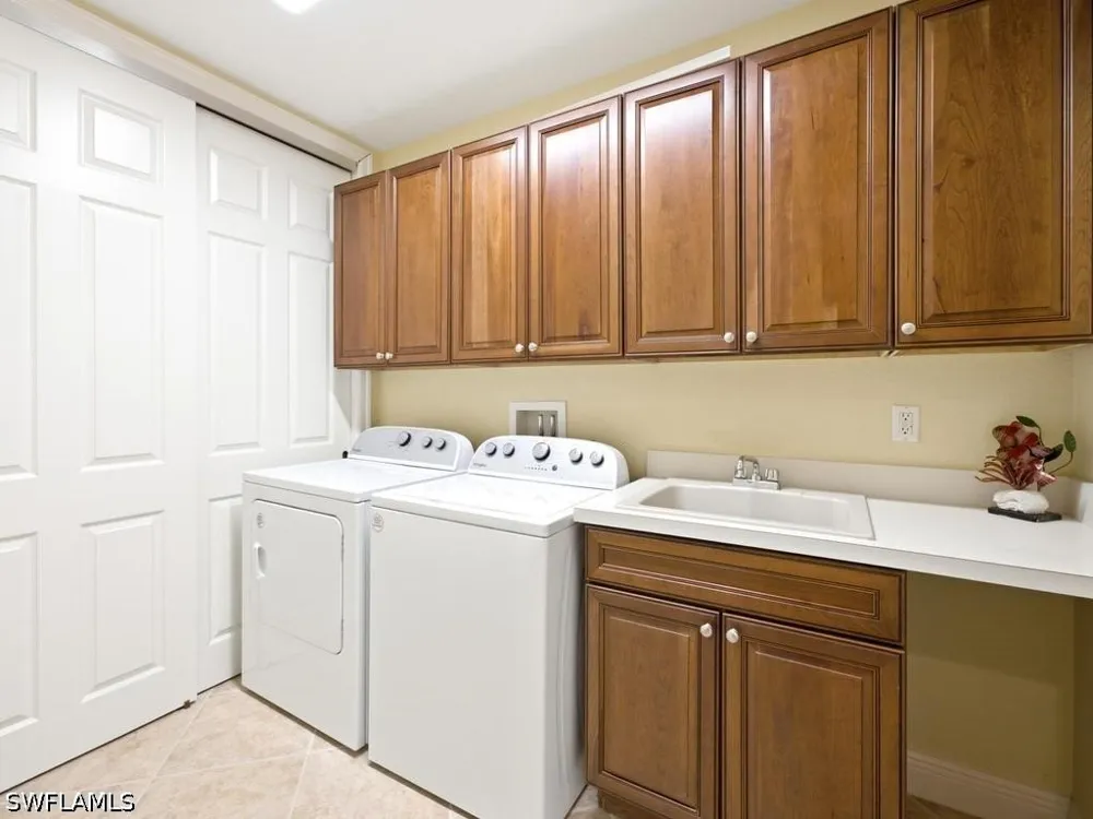 Hawthorne Drive #102 Naples, FL 34113