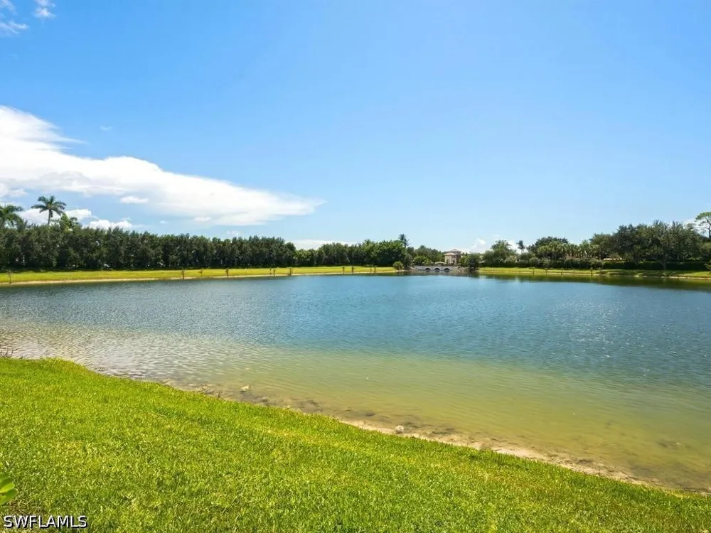 Hawthorne Drive #102 Naples, FL 34113