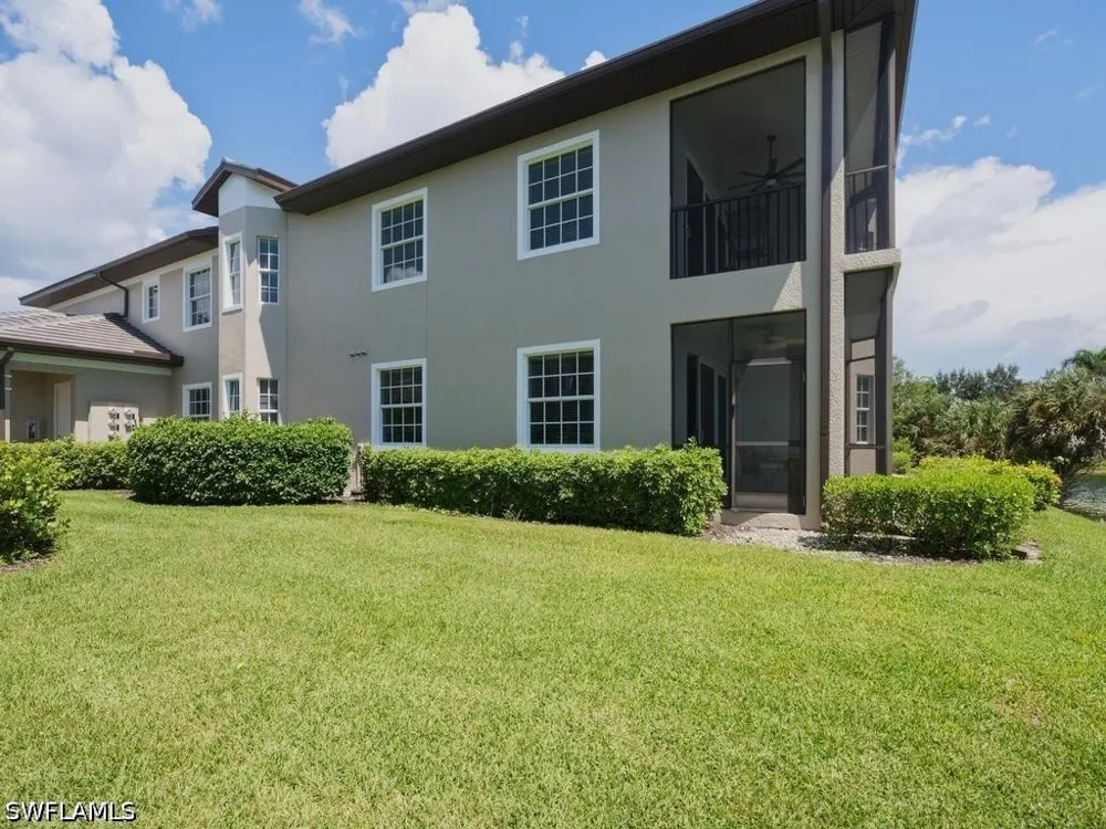 Hawthorne Drive #102 Naples, FL 34113