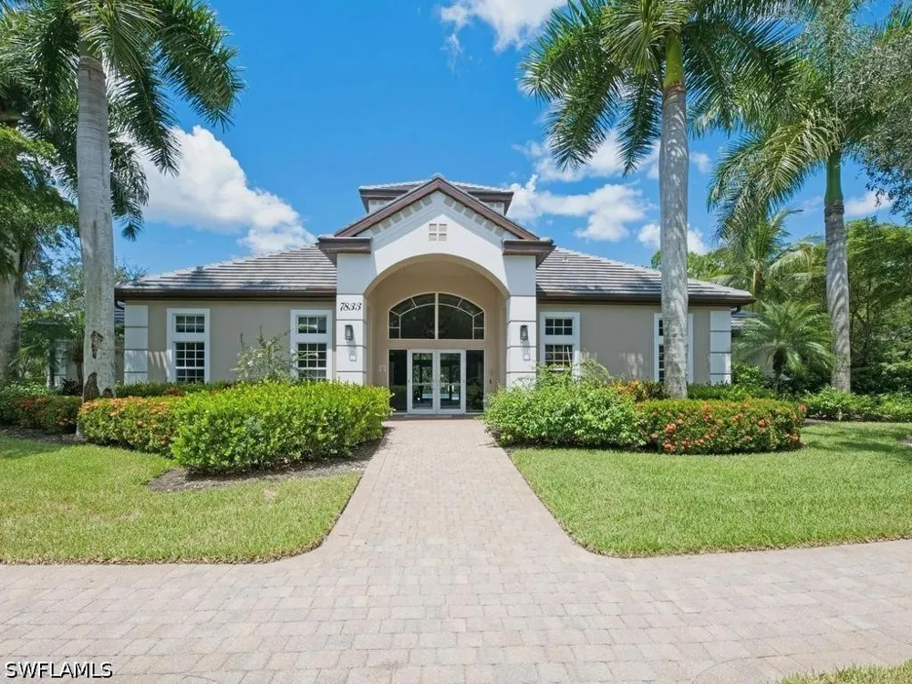 Hawthorne Drive #102 Naples, FL 34113