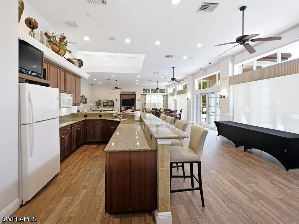 Hawthorne Drive #102 Naples, FL 34113