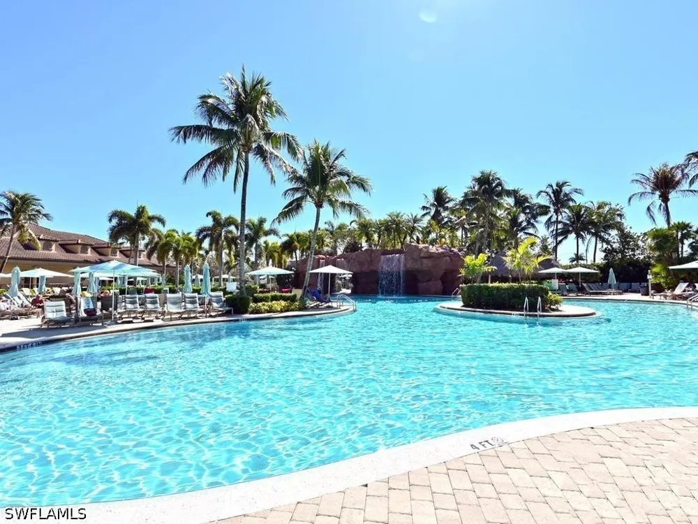 Hawthorne Drive #102 Naples, FL 34113
