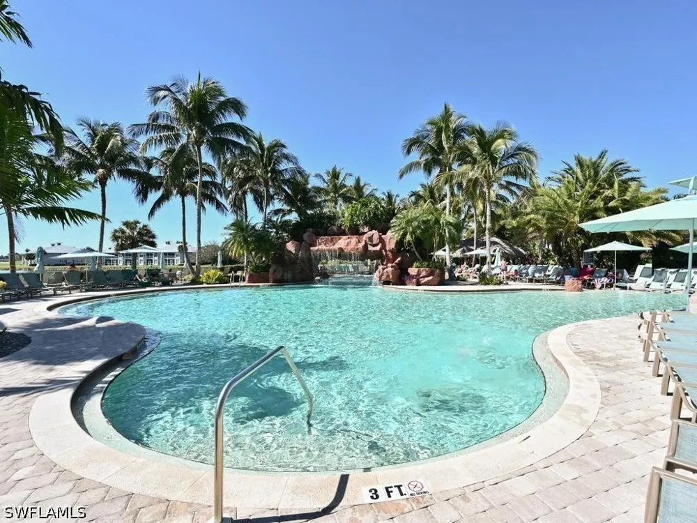 Hawthorne Drive #102 Naples, FL 34113