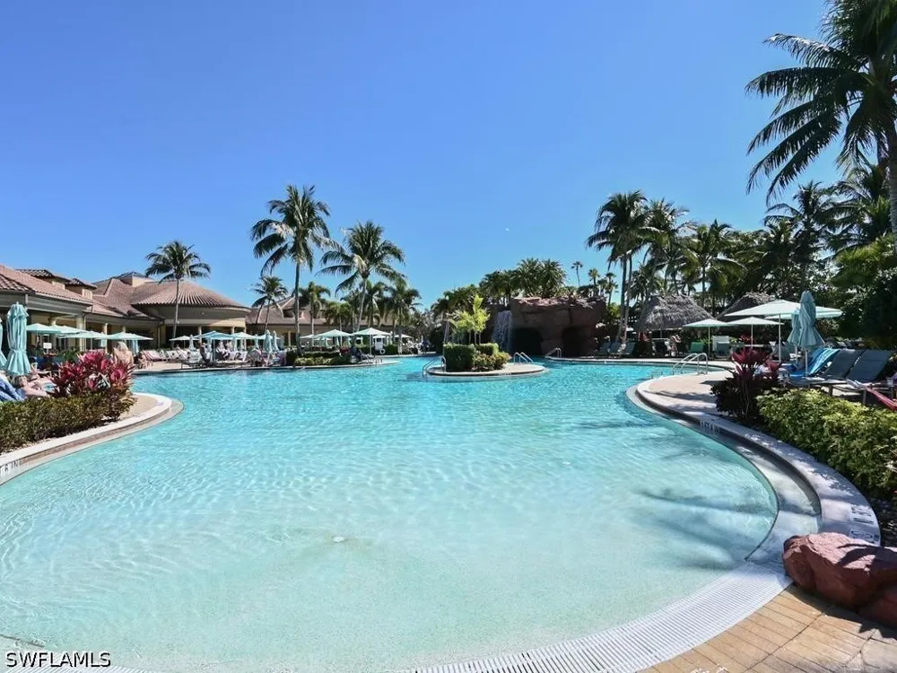 Hawthorne Drive #102 Naples, FL 34113