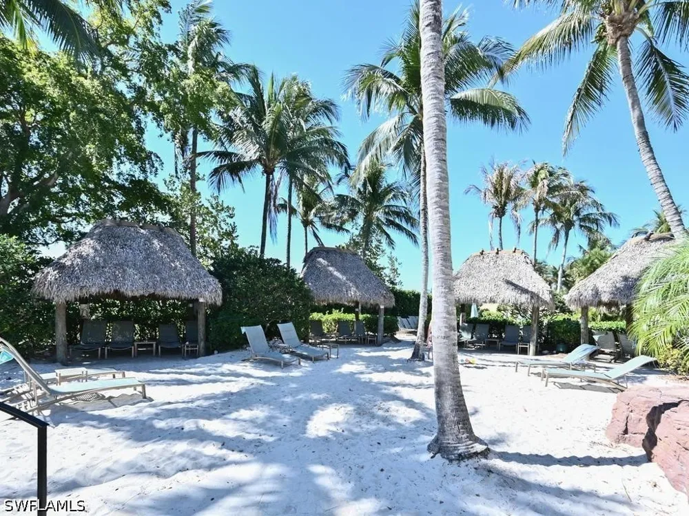 Hawthorne Drive #102 Naples, FL 34113